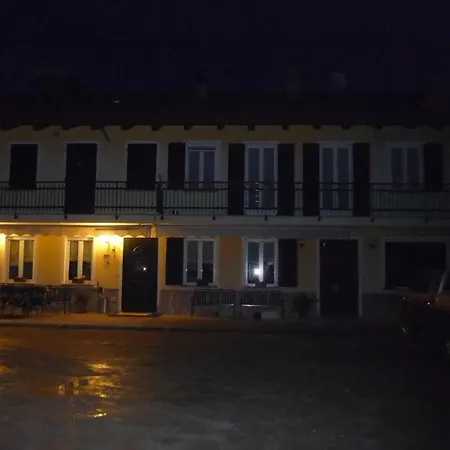 ファームステイ Agriturismo Cascina Vrona *