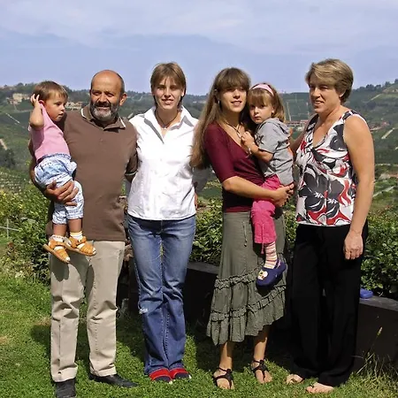 Agriturismo Cascina Vrona Farm stay Monteu Roero